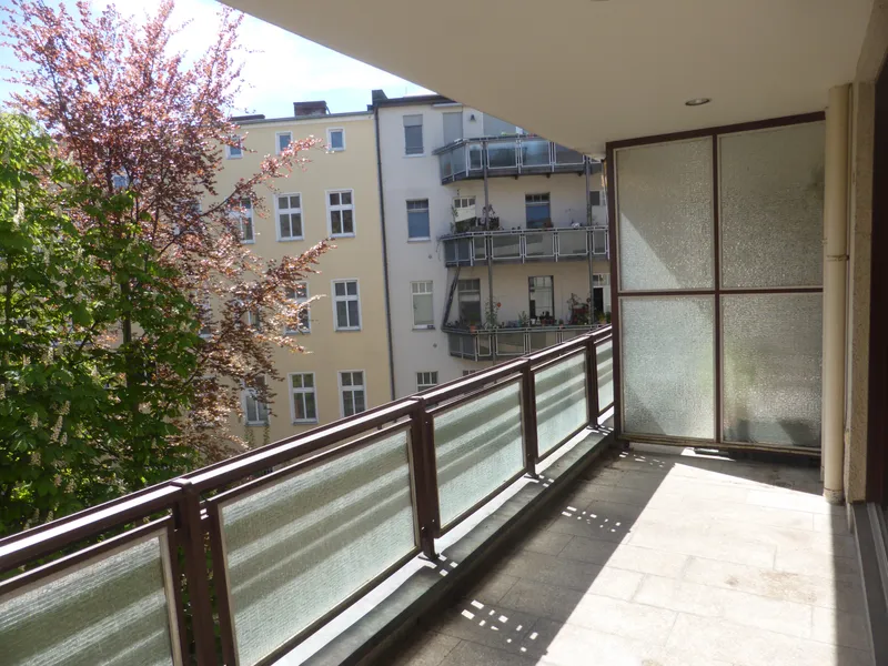 Zentrum Tegel,  bestausgestattete 100 qm-Wohnung mit großem Süd-Balkon — photo 1